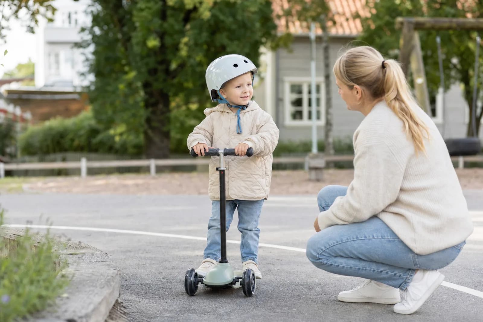 När kan barn börja använda sparkcykel?
