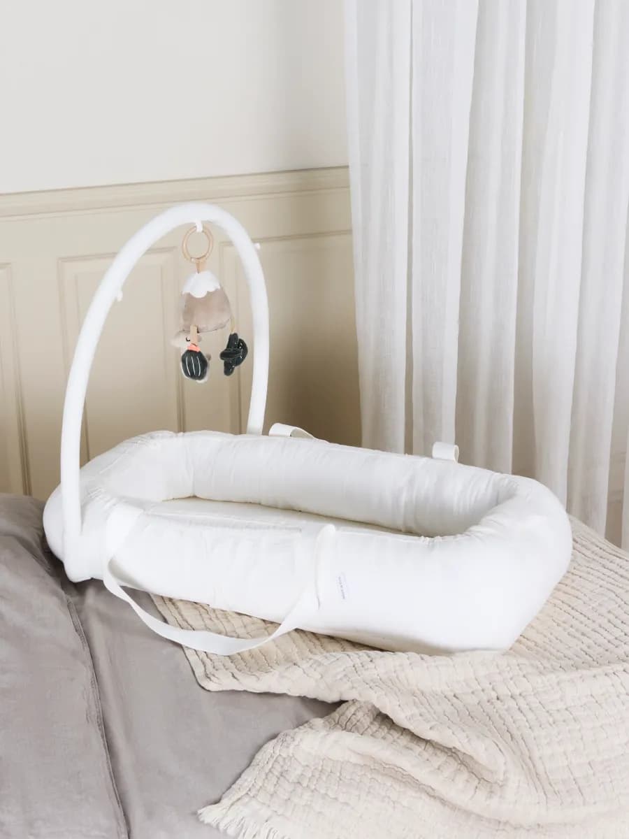 Alice &  Fox ALBA Babynest med Handtag, White Muslin