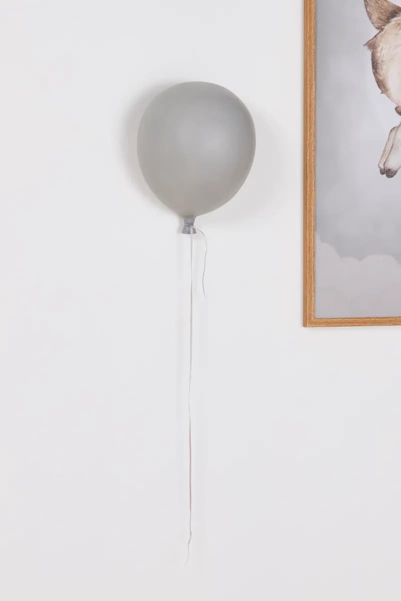 Alice &  Fox Vägglampa Ballong, Ljusgrå, Barnrum