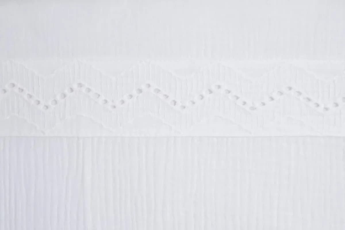 Baby's Only CALM Dra-på-lakan med Brodyr 60x120, White