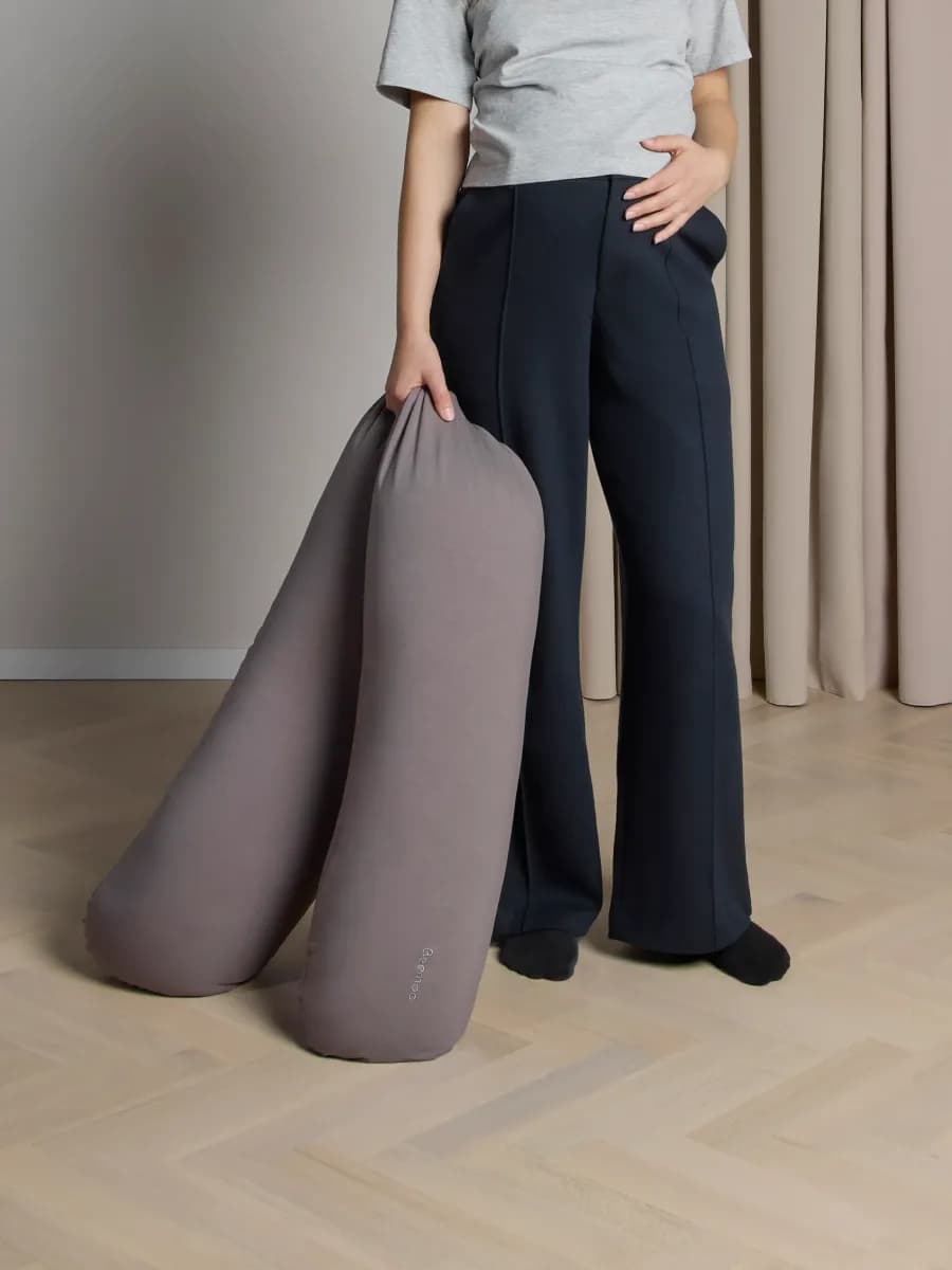 Beemoo CARE Snug Gravidkudde, Gull Grey