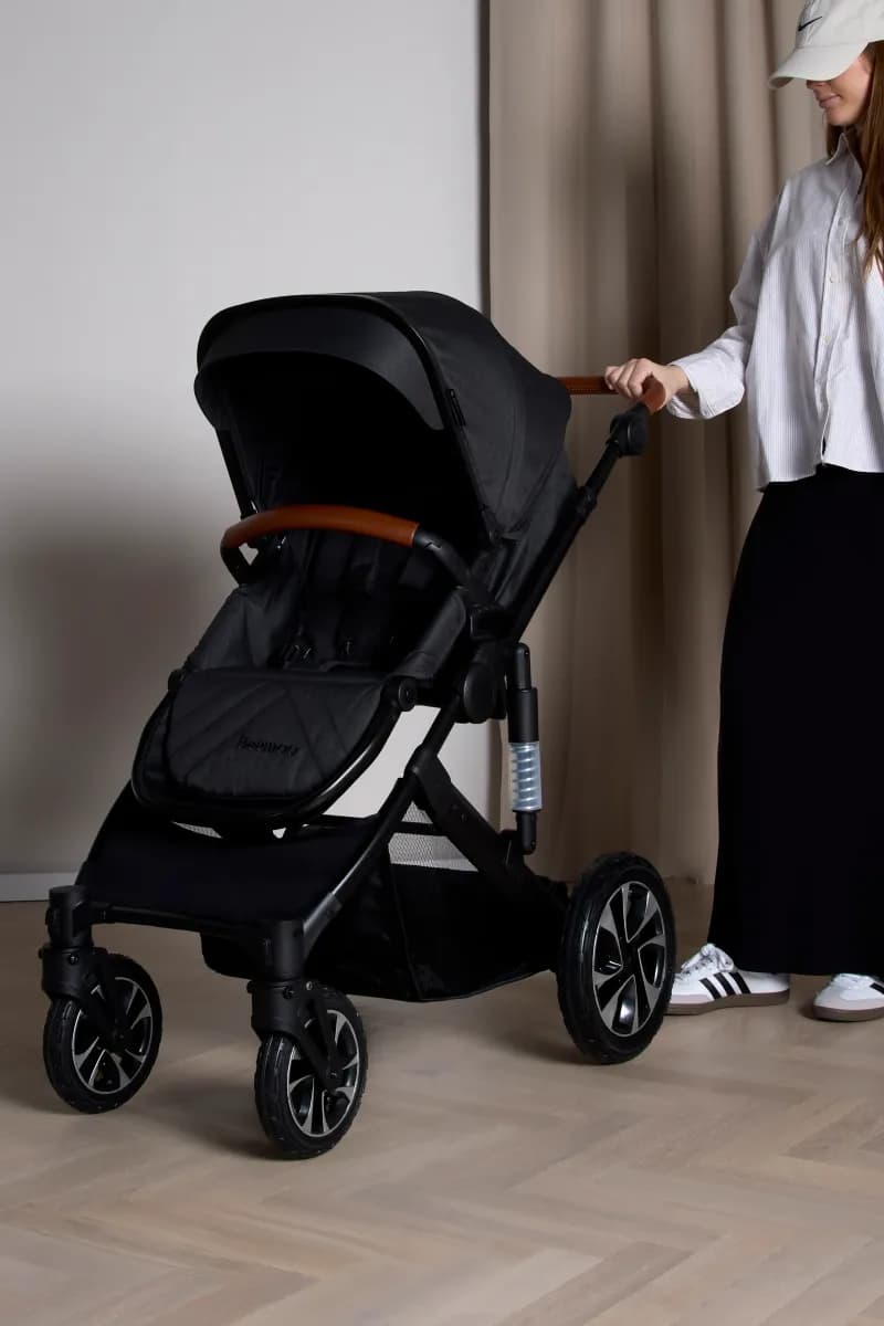 Beemoo Maxi 4, Black/Black