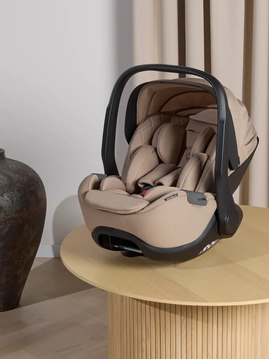 Beemoo Revolve i-Size Babyskydd, Taupe