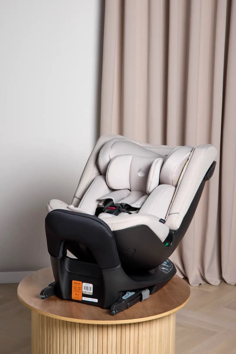 Beemoo Rotate i-Size Bilbarnstol, Oat