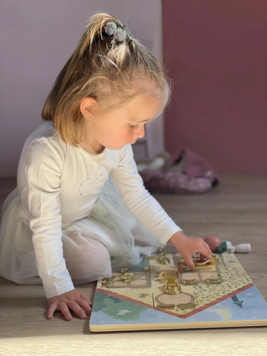 Egmont Toys Aktivitetstavla med Lås Kanin