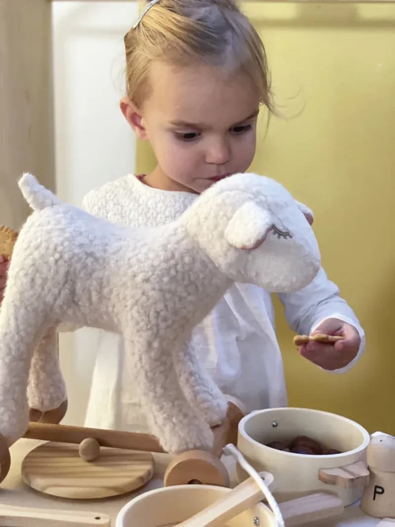 Egmont Toys Dragleksak Lamm Mary