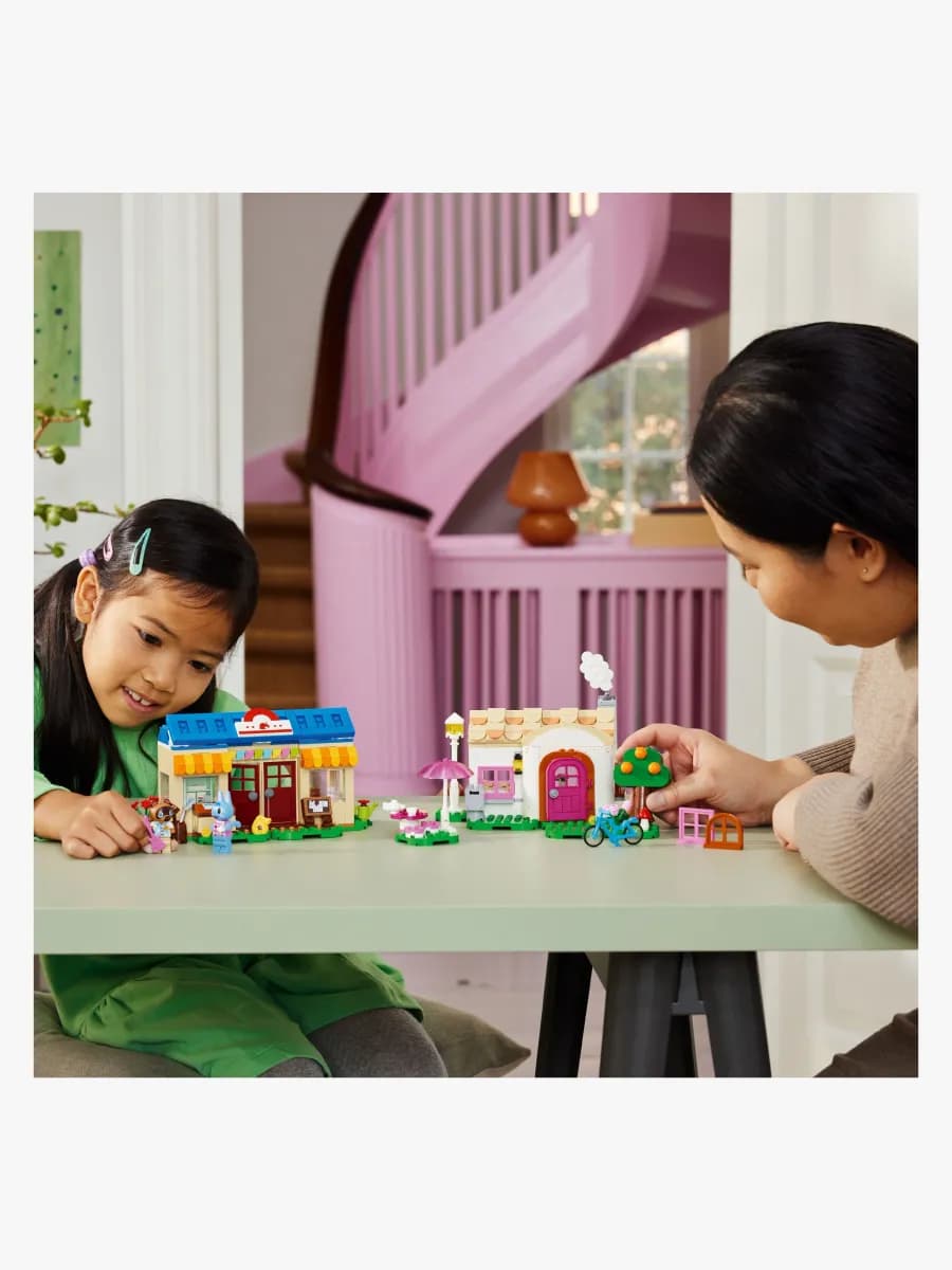 LEGO Animal Crossing 77050 Nook's Cranny &  huset där Rosie bor