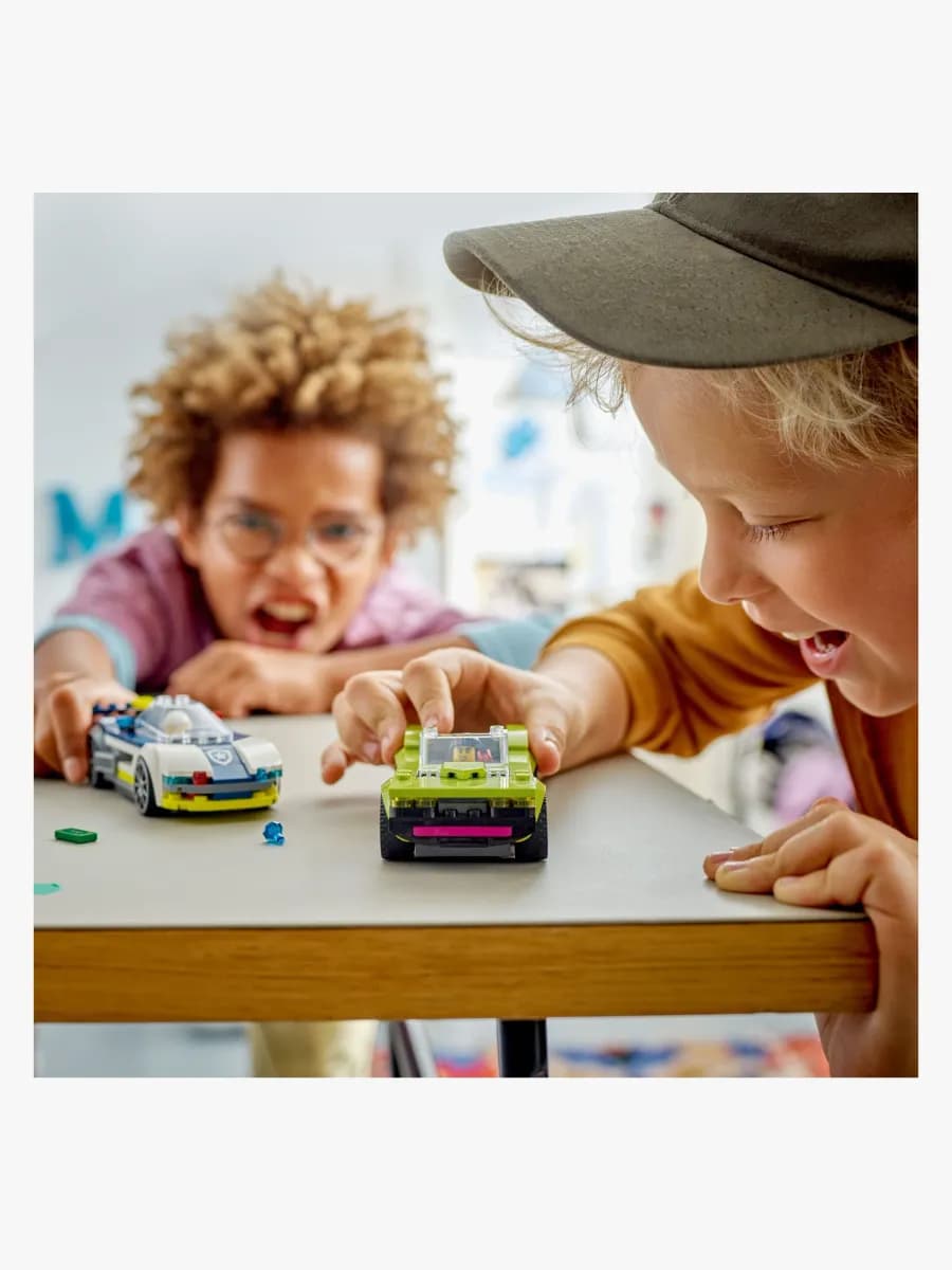 LEGO City 60415 Jakt med polisbil och muskelbil