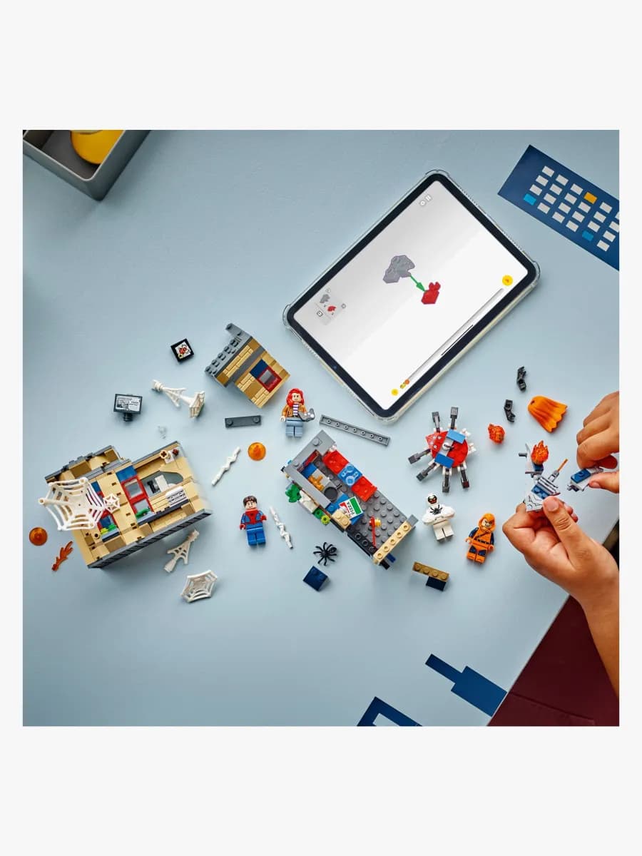 LEGO Super Mario 72043 Mario Kart – Interaktiv LEGO Mario &  Standard Kart