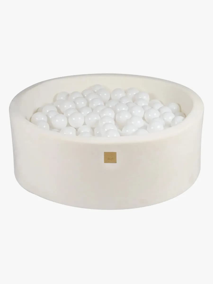 MeowBaby Aesthetic  Runt Bollhav, White