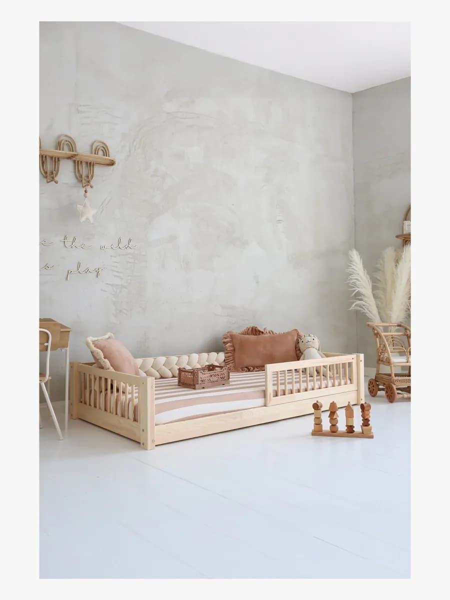 Minitude CONNOR Juniorsäng/Montessorisäng 90x190, Natur