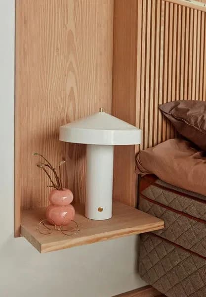 OYOY Hatto Bordslampa, White, Barnrum