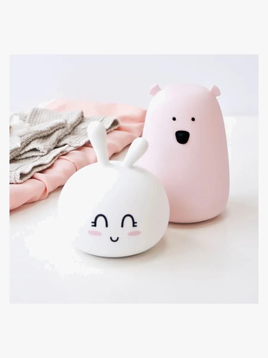 Rabbit &  Friends Lampa Stor kanin, Happy Vit, Barnrum