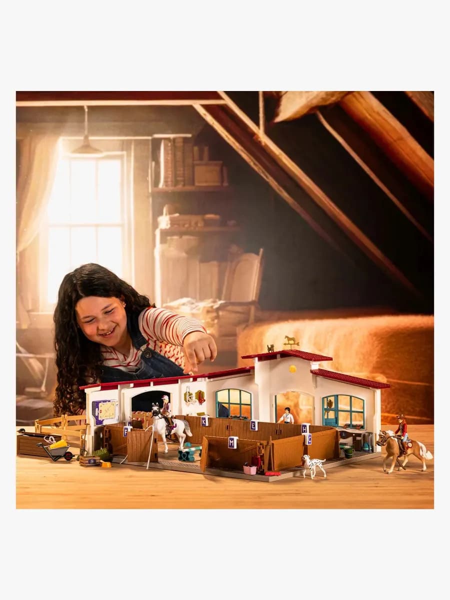 Schleich 42639 Horse Club Lekset Peppertree Ridarena