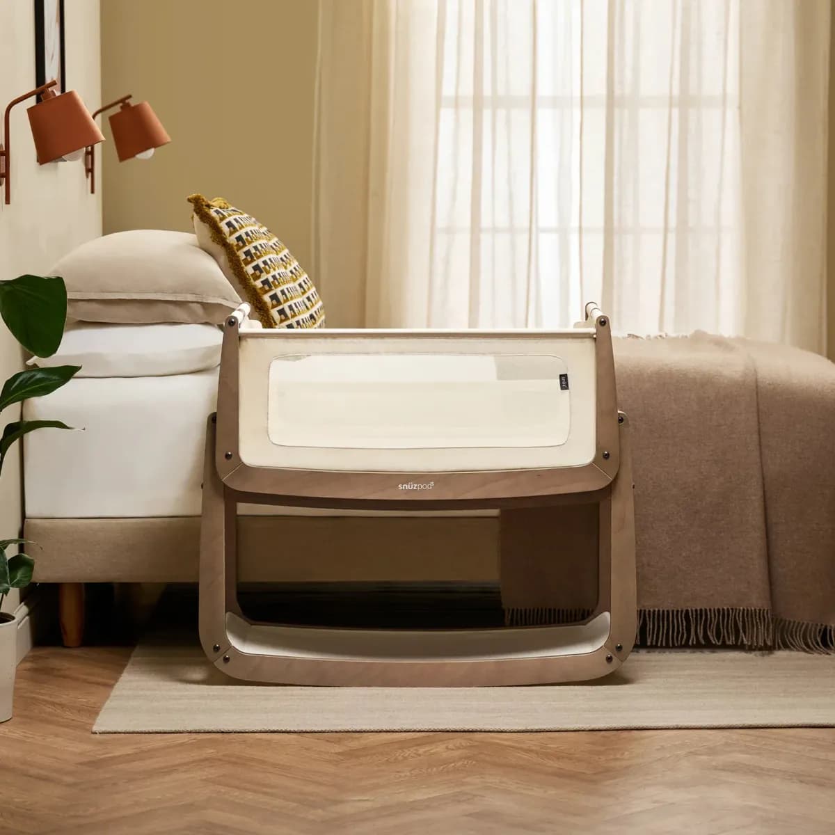 Snüz SnuzPod 5 Bedside Crib, Walnut