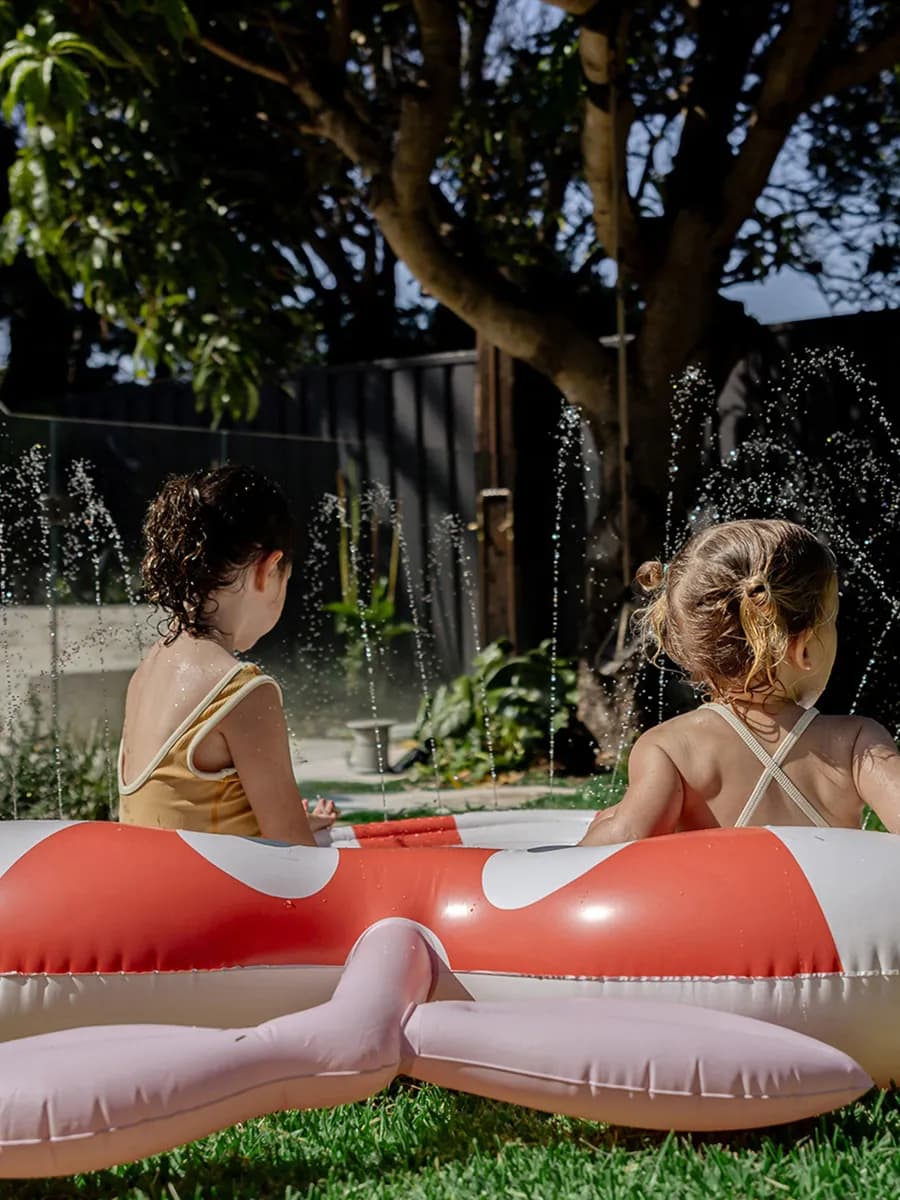 Sunnylife Kids Vattenlekmatta Poppy the Peach (Multi)
