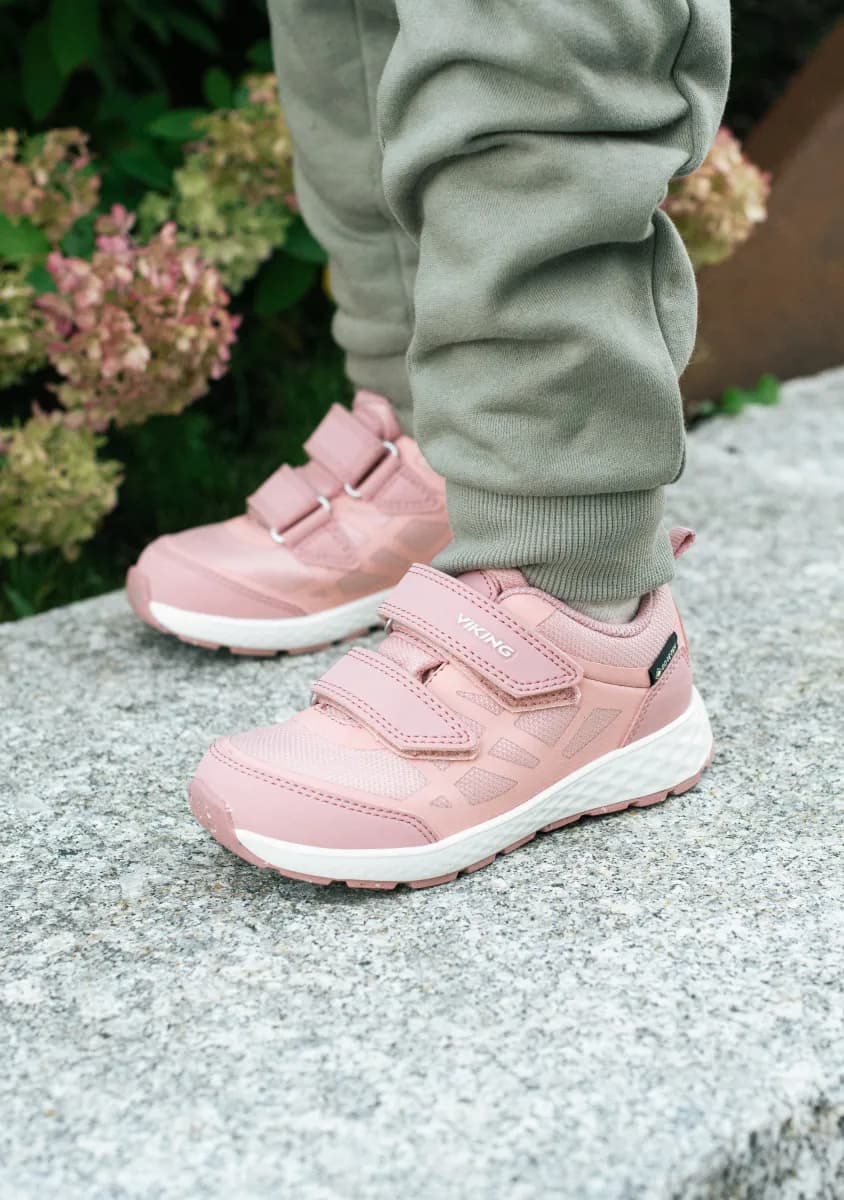 Viking Veme Reflex 2V GTX Sneakers, Light Pink, 32