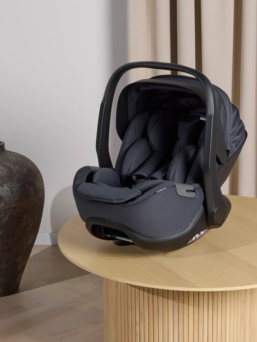 Beemoo Revolve i-Size Babyskydd, Anthracite