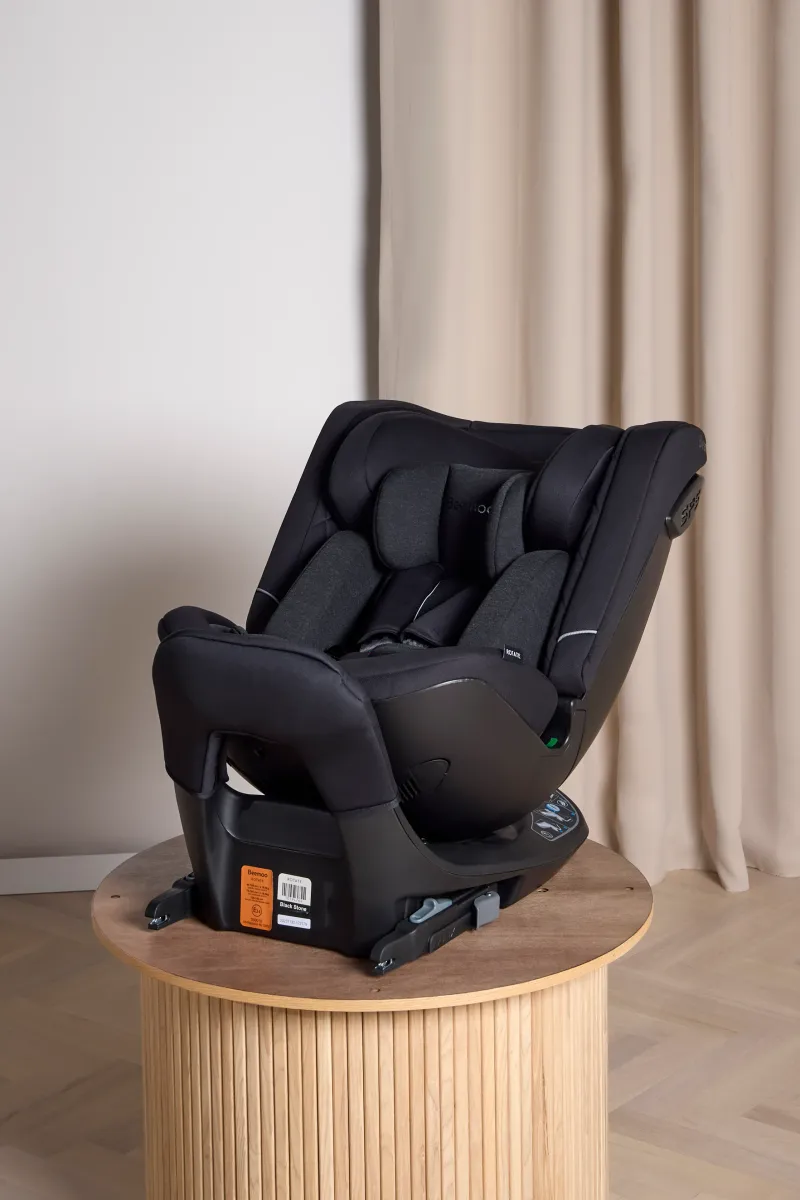 Beemoo Rotate i-Size Bilbarnstol, Black Stone