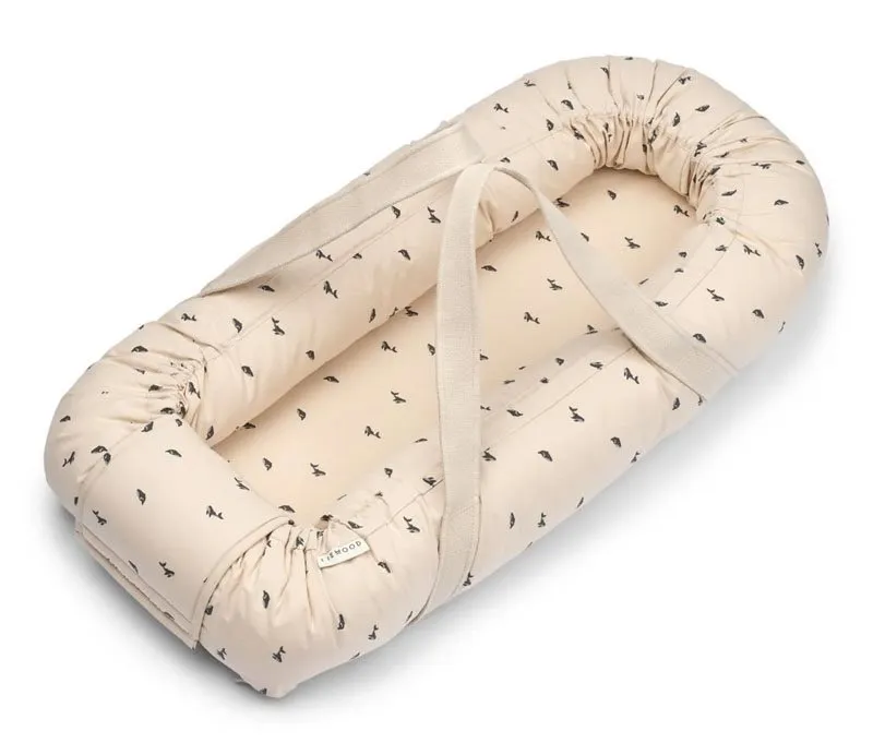 Liewood babynest Gro, mini whale sandy